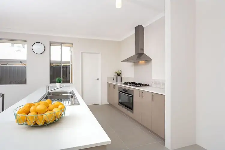 Sixth view of Homely house listing, 18 GINGER LOOP, Treeby WA 6164