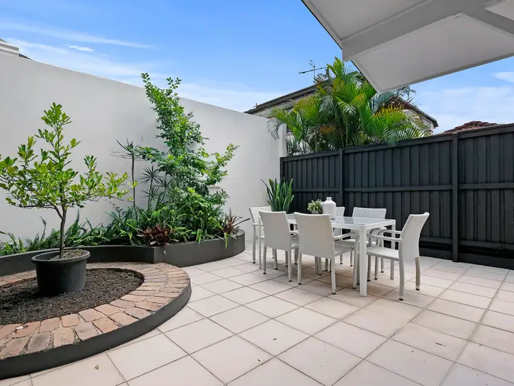 Second view of Homely townhouse listing, UNIT 1/71 eagle terrace, auchenflower QLD 4066