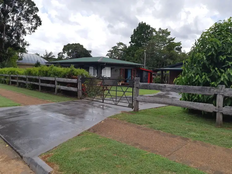 32 GILLIES RANGE ROAD, Yungaburra QLD 4884