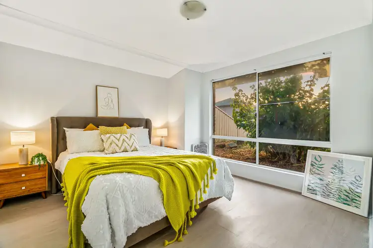12 BANINGAN AVENUE, Success WA 6164