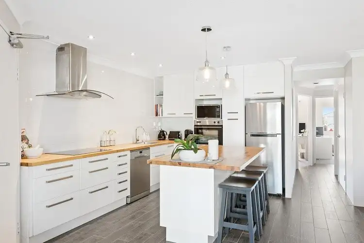 45/37 Bayview Street, Runaway Bay QLD 4216