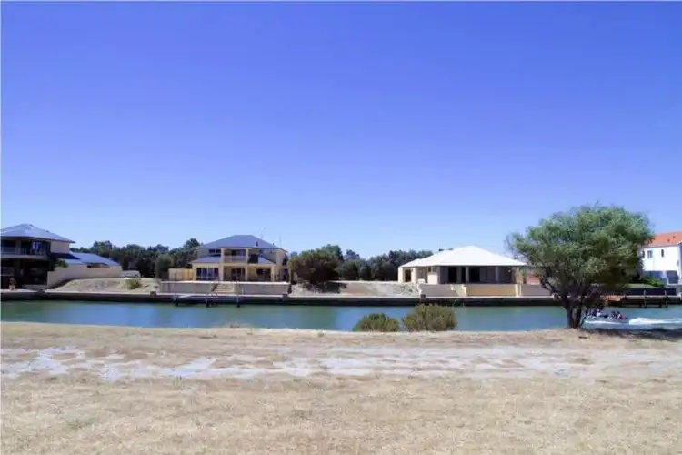 7 Gael Place, Dudley Park WA 6210