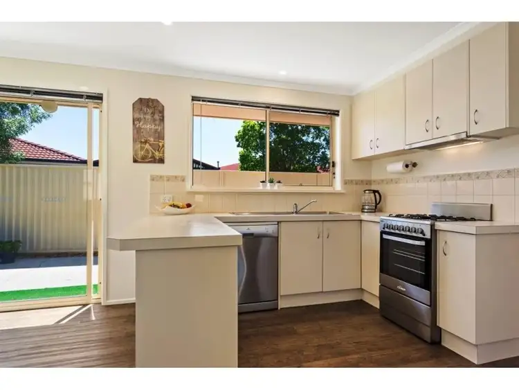 Fifth view of Homely house listing, 15 Alison Close, Pakenham VIC 3810