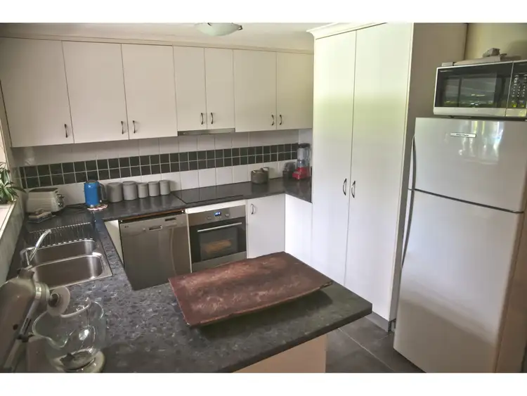 Fourth view of Homely house listing, 4 Topaz court, West Wodonga VIC 3690
