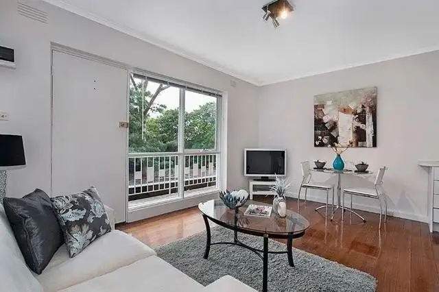 9/30 Oak Grove, Malvern East VIC 3145