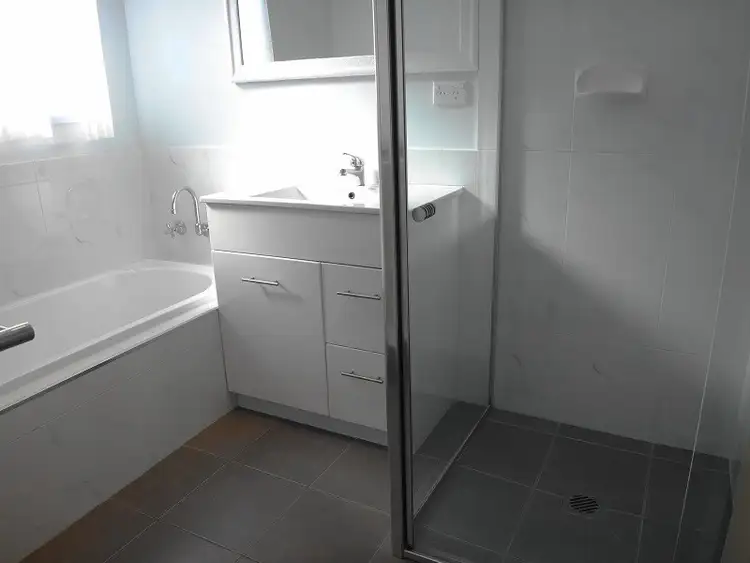 Sixth view of Homely house listing, 5 Jamieson Court, West Wodonga VIC 3690