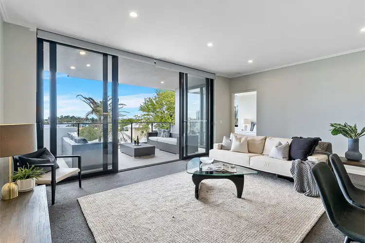 207/8 Henley Street, Como WA 6152