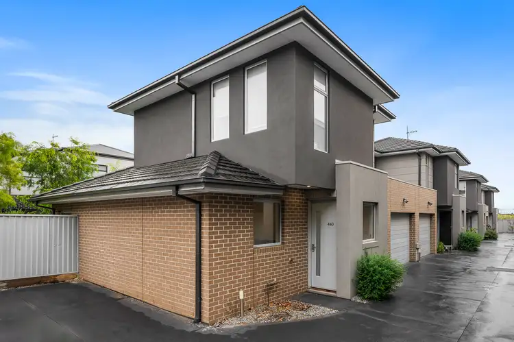 4/60 St Andrews Drive, Sunshine North VIC 3020