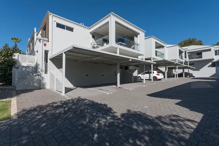 2/7 Mahlberg Avenue, Woodlands WA 6018