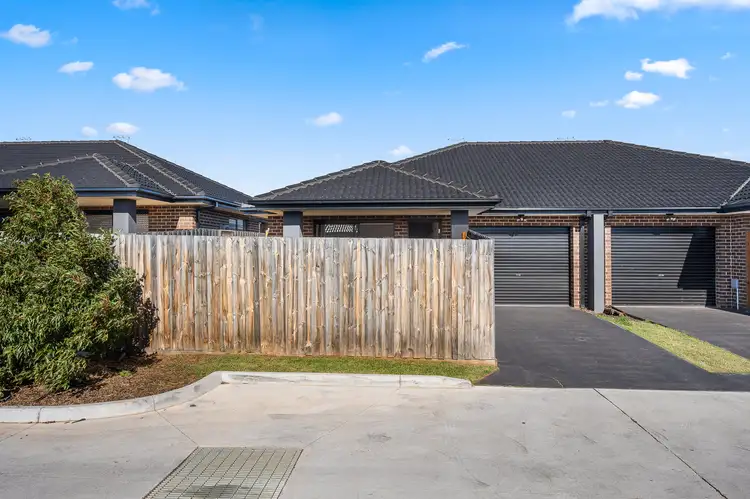 11 Cornelius Close, Melton South VIC 3338