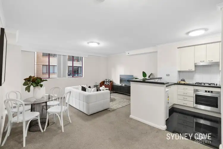 234/158-166 Day Street