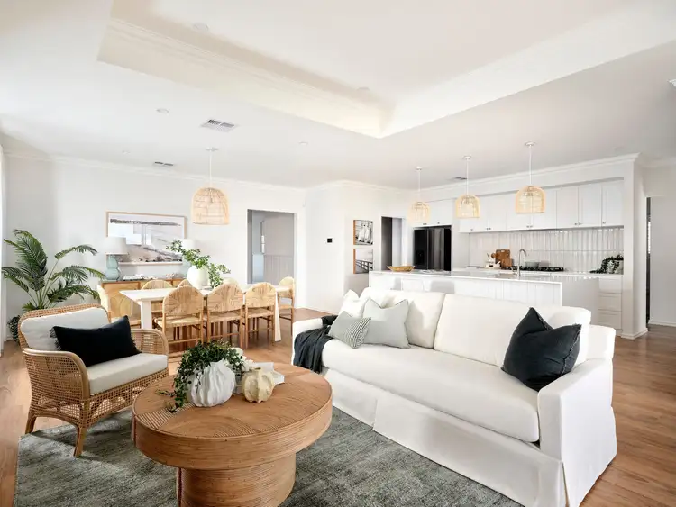 41 Lorikeet Approach