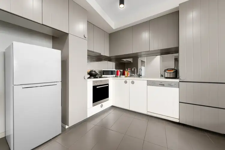 211/45 EDGEWATER BOULEVARD, Maribyrnong VIC 3032