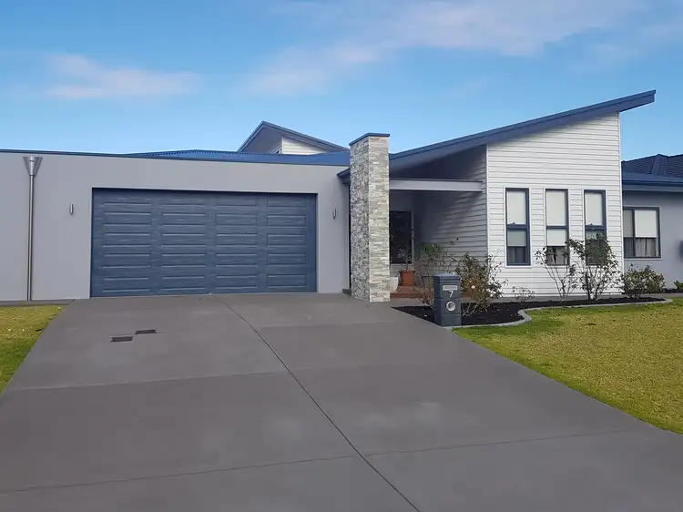 7 Bagnall Parkway, Lange WA 6330