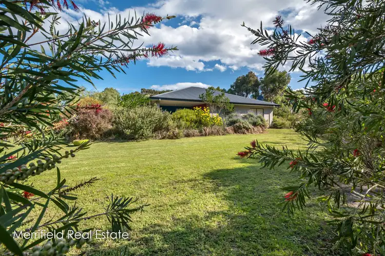 8 George Street, Little Grove WA 6330