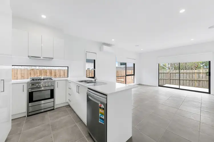 Third view of Homely townhouse listing, 4/16 Sylvanwood Crescent, Narre Warren VIC 3805