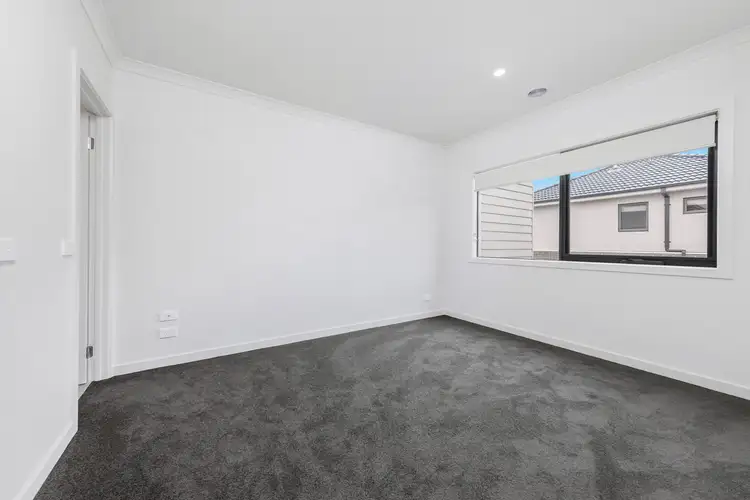 Fifth view of Homely townhouse listing, 4/16 Sylvanwood Crescent, Narre Warren VIC 3805