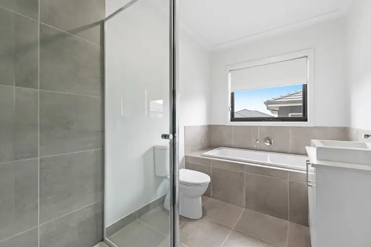 Sixth view of Homely townhouse listing, 4/16 Sylvanwood Crescent, Narre Warren VIC 3805