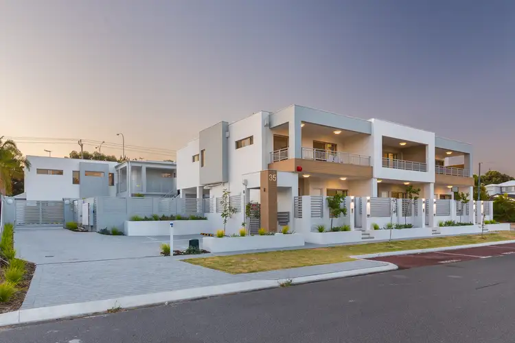 Unit 11, 1-14/35 Macedon Place, Craigie WA 6025