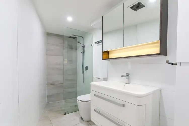 Third view of Homely apartment listing, 403/27 King Street, Sydney NSW 2000