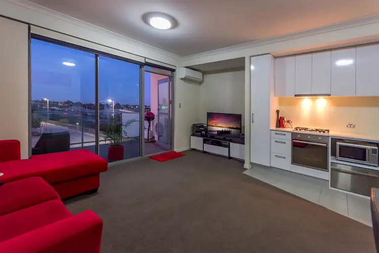 103/21 Malata Crescent, Success WA 6164
