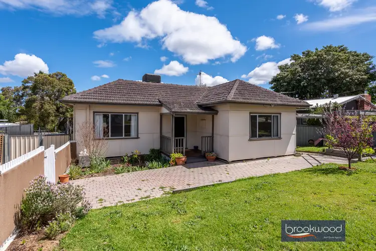 3 Jinda Road, Koongamia WA 6056