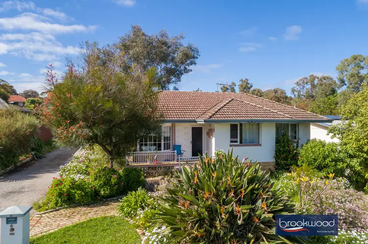 6 Russell Road, Greenmount WA 6056