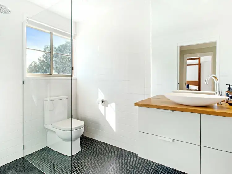 Fifth view of Homely house listing, 7 Lindsay Avenue, Sunbury VIC 3429