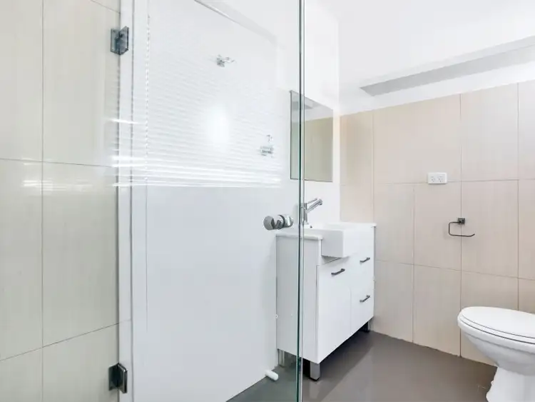 Fourth view of Homely apartment listing, 2/164 Leamington Street, Reservoir VIC 3073