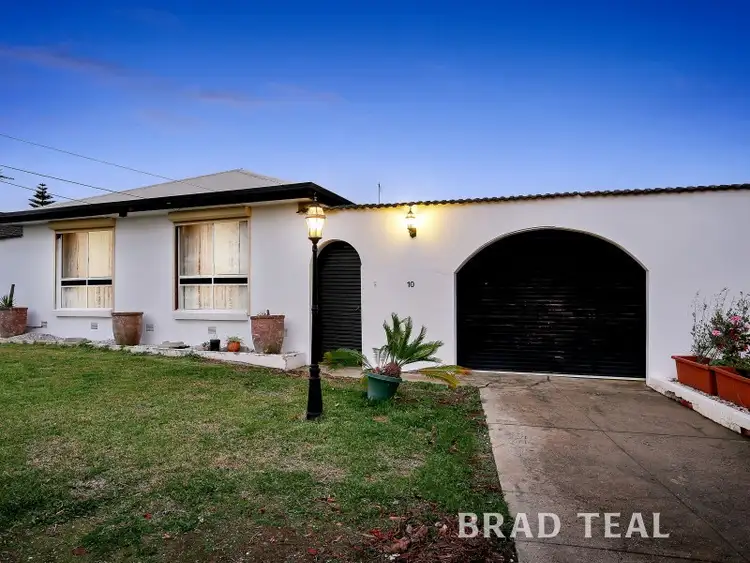 10 Rex Street, Kings Park VIC 3021