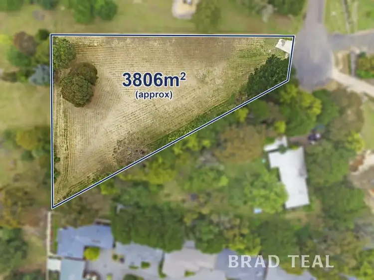 16 Collier Close, Romsey VIC 3434