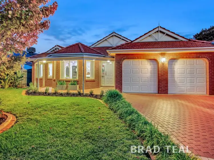 99 Australia Drive, Taylors Lakes VIC 3038