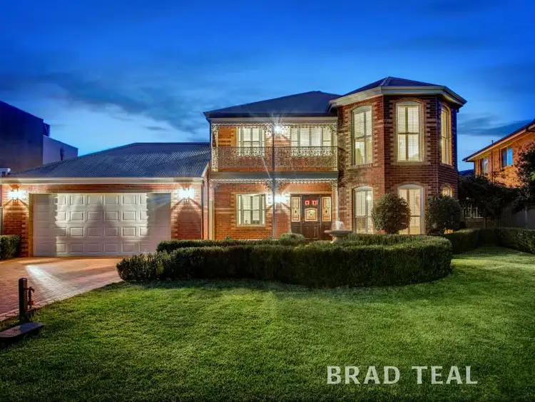 13 Lawson Court, Taylors Lakes VIC 3038