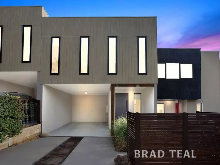 76 Valley Lake Boulevard, Keilor East VIC 3033