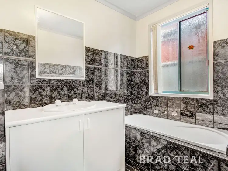 Fifth view of Homely house listing, 30 Jacaranda Place, Craigieburn VIC 3064