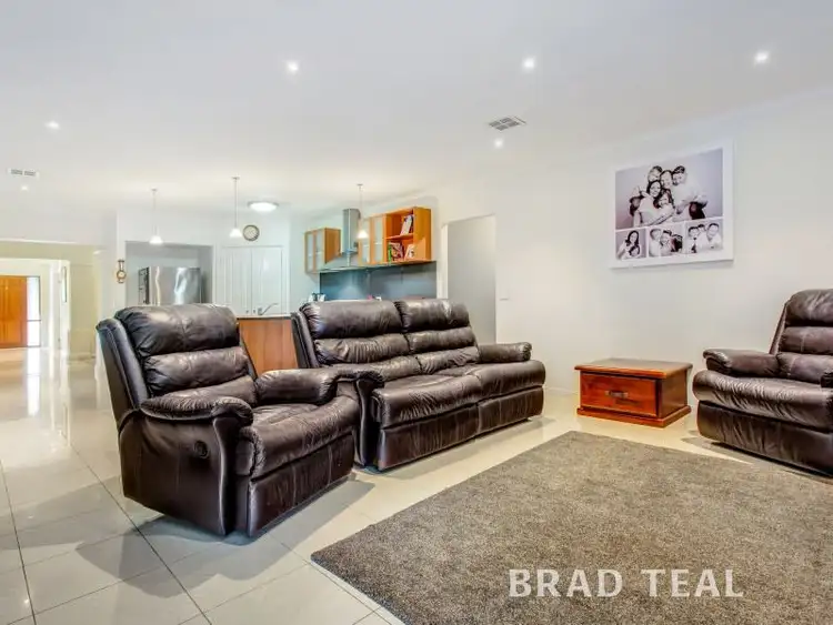 Sixth view of Homely house listing, 90 Royal Crescent, Hillside VIC 3037