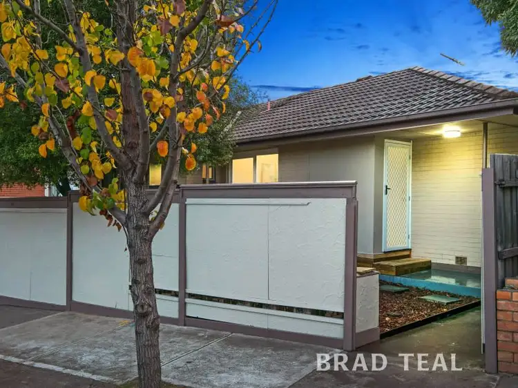 2/91 Lincoln Road, Essendon VIC 3040