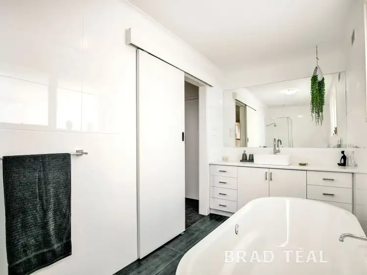 Fifth view of Homely house listing, 1 Kiewa Crescent, Keilor VIC 3036