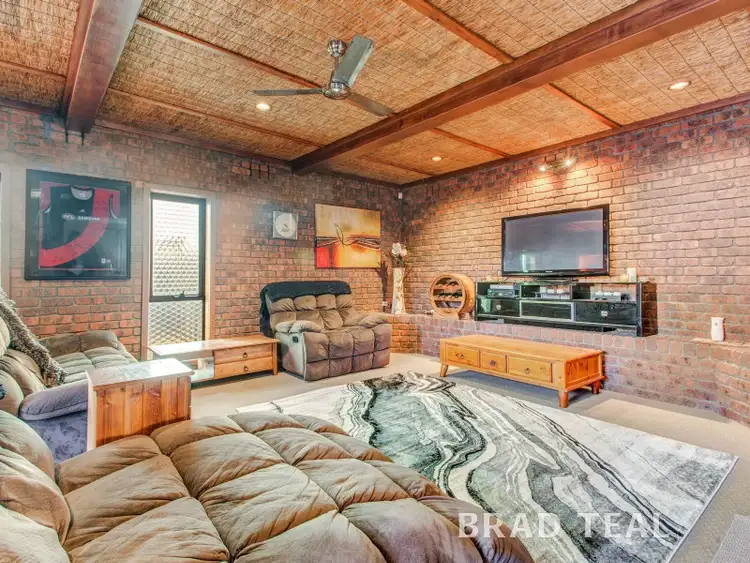 Second view of Homely house listing, 3 Nerida Court, Kealba VIC 3021