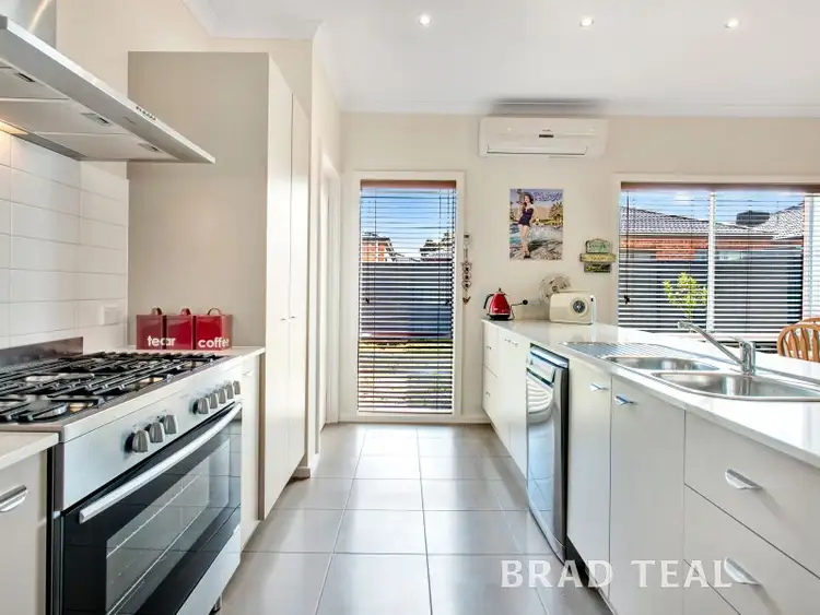 Fourth view of Homely house listing, 10 Huntingfield Street, Craigieburn VIC 3064