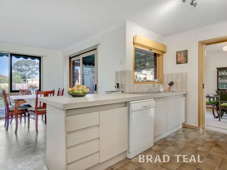 Sixth view of Homely house listing, 7 Scullin Court, Sunbury VIC 3429