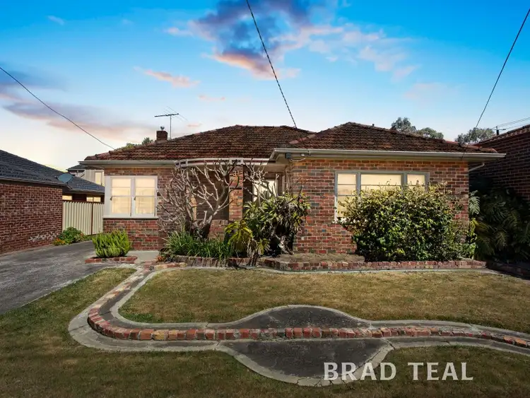 31 Lind Street, Strathmore VIC 3041