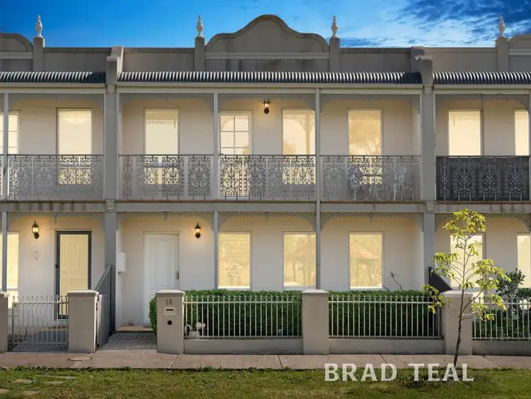 18 Parkview Terrace, Sydenham VIC 3037