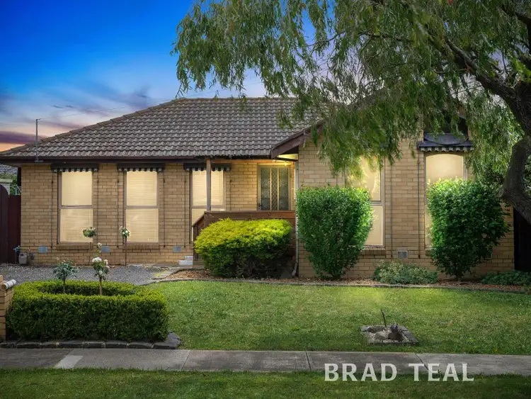 19 Burbank Avenue, Gladstone Park VIC 3043