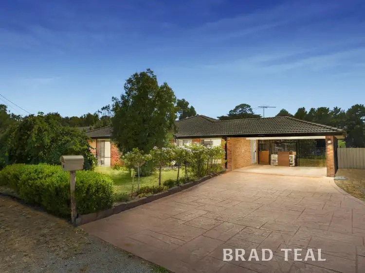 6 Collier Close, Romsey VIC 3434