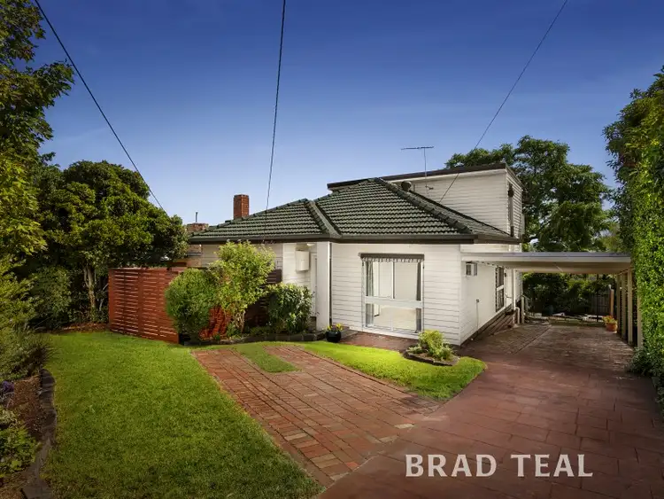 11 Summit Avenue, Oak Park VIC 3046