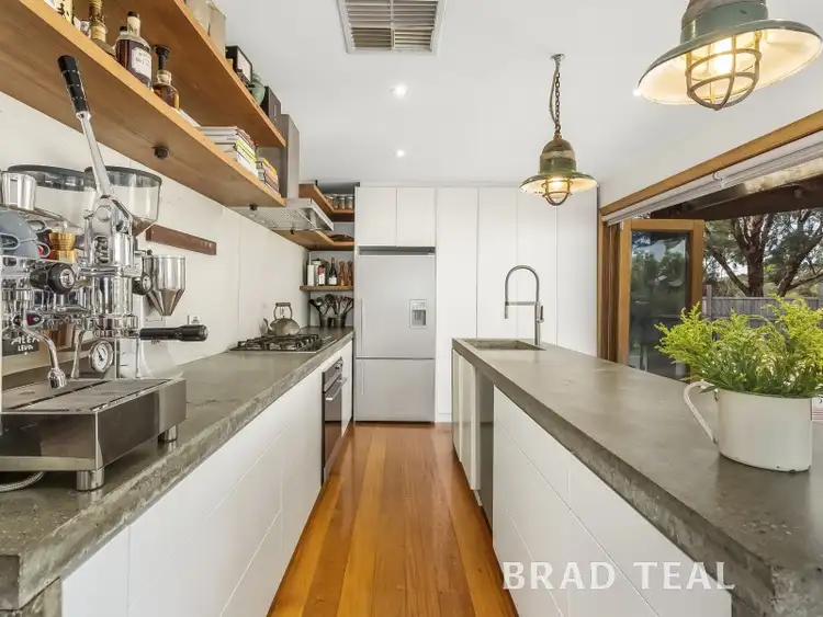 Second view of Homely house listing, 10 Huon Court, Keilor VIC 3036