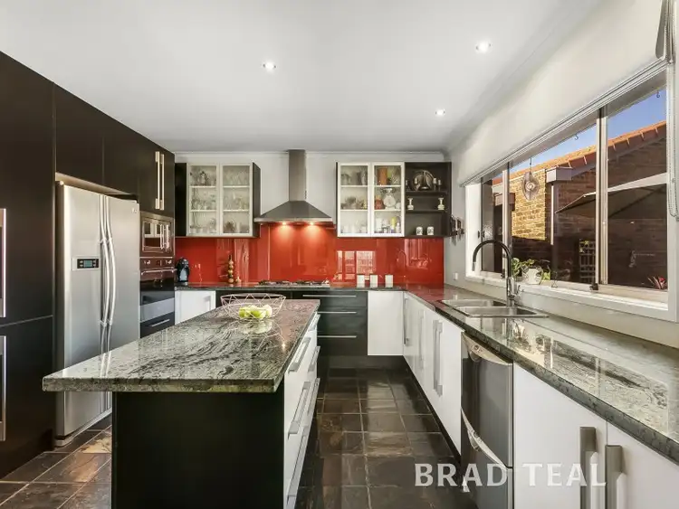 39 Truro Crescent, Taylors Lakes VIC 3038