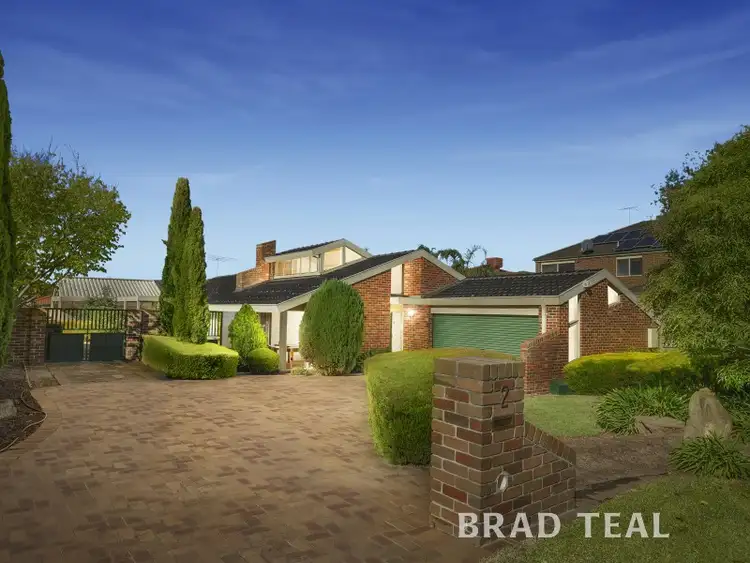 2 Arcadia Close, Taylors Lakes VIC 3038