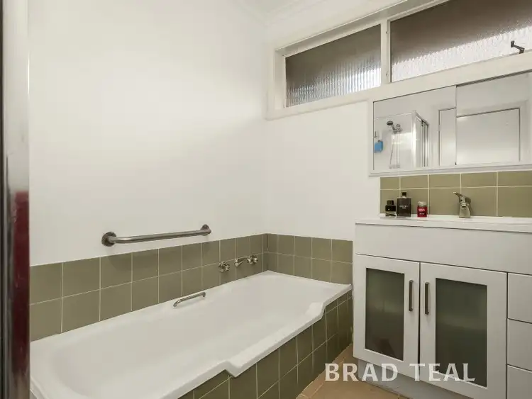 Fifth view of Homely house listing, 25 Barcelona Avenue, Keilor VIC 3036